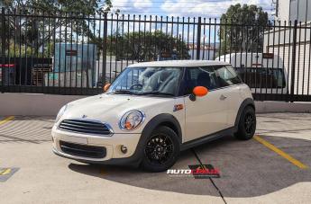 MINI-COOPER-S-CHALLENGE-BLACK